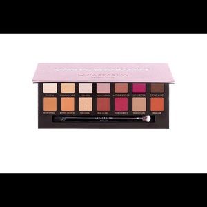 ANASTASIA BEVERLY HILLS
Modern Renaissance Palette